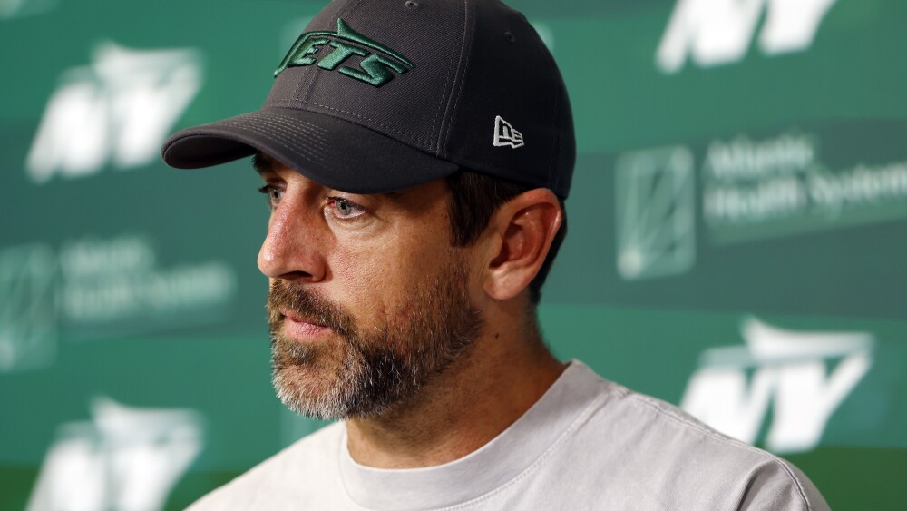 NFL REPORT: Former Packers Quarterback  Aaron Rodgers Refuses To…