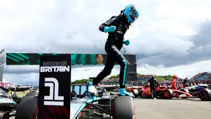 As it Happened: Russell beats Hamilton to pole at Silverstone as Norris……See more