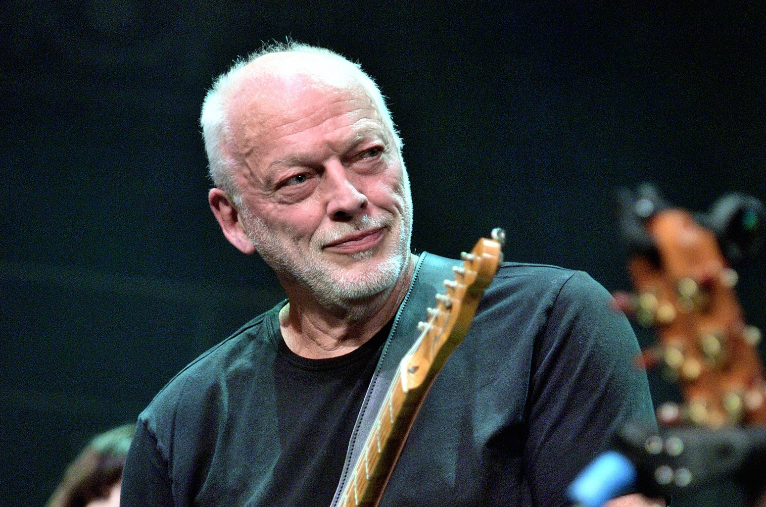 Heartbroken Moment: Saying Goodbye to David Gilmour the Saddest Day in Rock History of…..